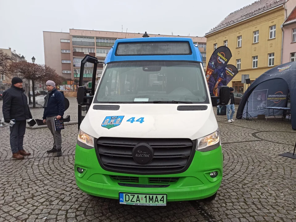 Ząbkowice Śląskie. Gmina zaprezentowała elektryczne autobusy