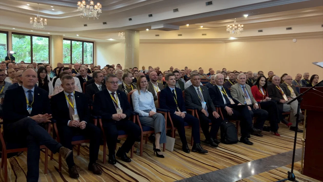 Dolny Śląsk dba o pszczoły – Samorząd przekazuje pokarm