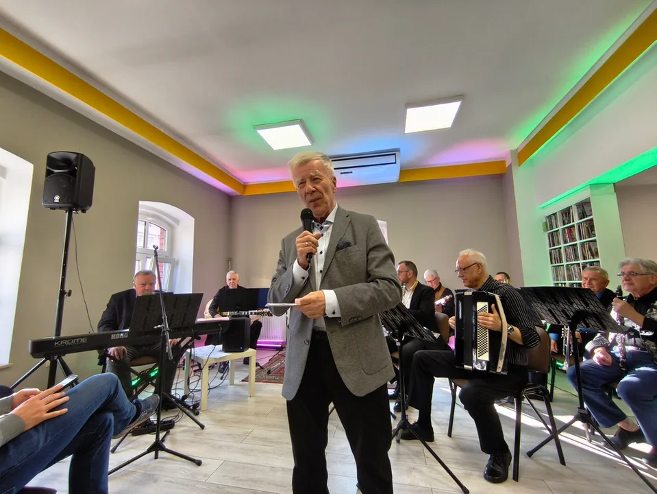 Inauguracja Festiwalu Dzieje Się w Nowej Rudzie. Marek Margielewski, prof. Jan Miodek i Sigit Band w MBP [galeria]