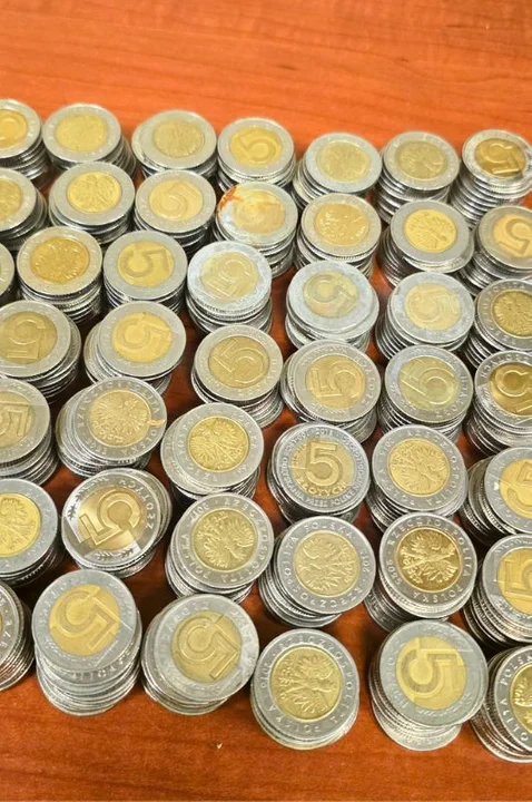 Dolnośląska KAS uderza w nielegalny hazard – zabezpieczono automaty i gotówkę