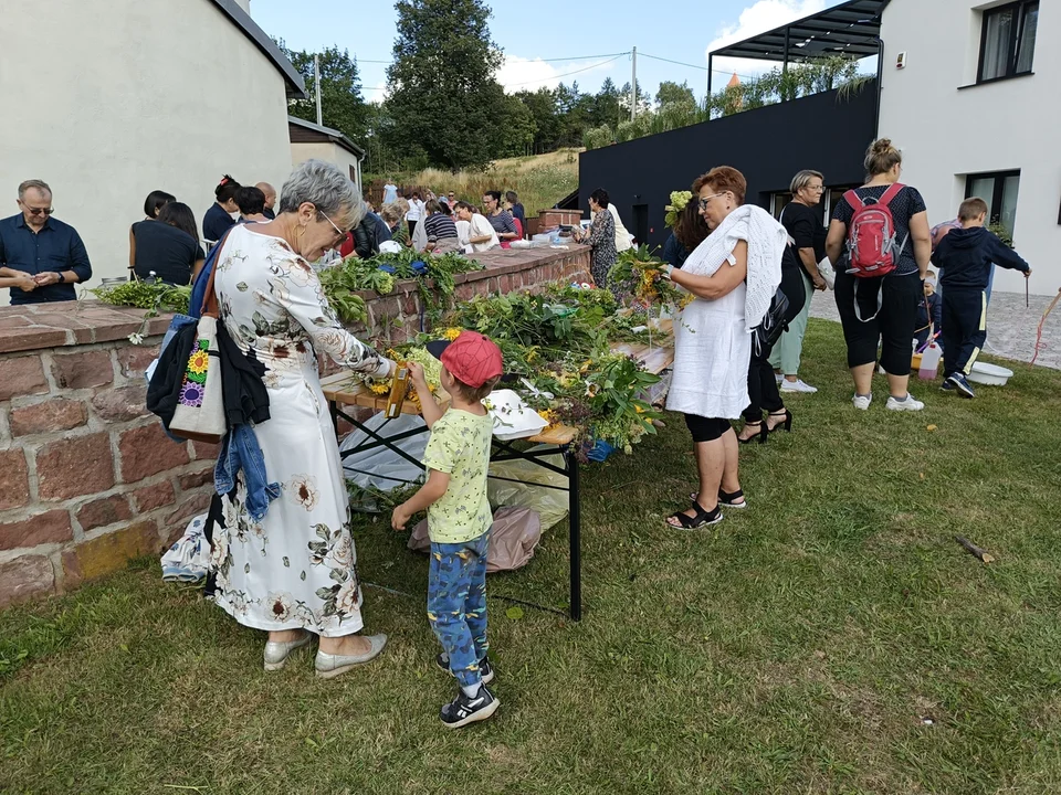 Niedzielne uroczystości odpustowe i piknik na Górze Świętej Anny w Nowej Rudzie [galeria]