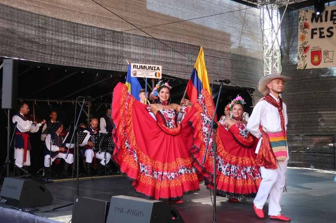 Nowa Ruda. Rozpoczął się Międzynarodowy Festiwal Folkloru [galeria]