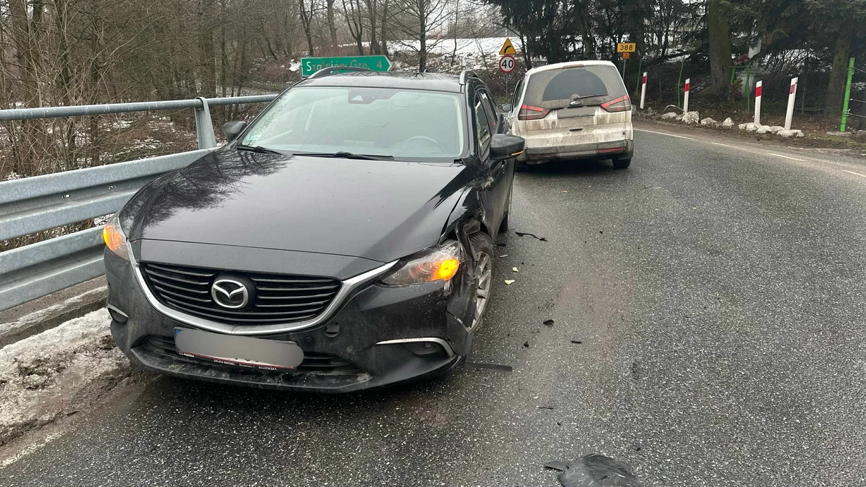 Chocieszów - kolizja dwóch aut - Zdjęcie główne