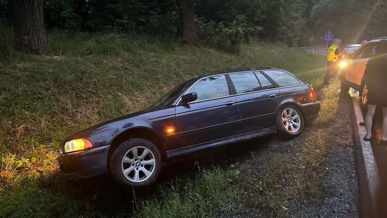 Podzamek. Kierowca BMW stracił panowanie nad pojazdem