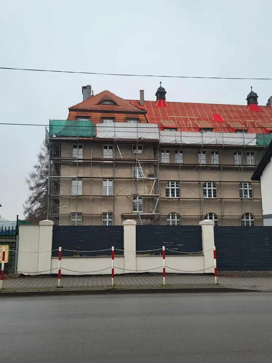 Trwa termomodernizacja budynku Liceum Ogólnokształcące w Ząbkowicach Śląskich