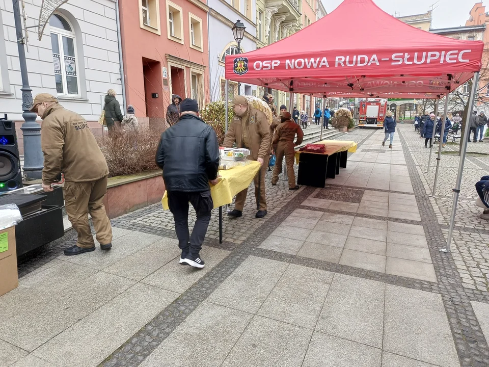 Nowa Ruda. Za nami Wigilia Opłatkowa na rynku [galeria]