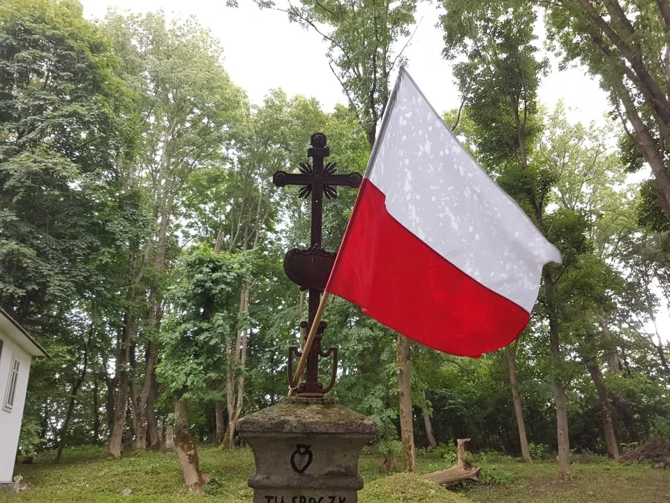 Jugowscy wolontariusze będą kwestowali na cmentarzach na "Niesienie pomocy Rodakom na Kresach" - Zdjęcie główne