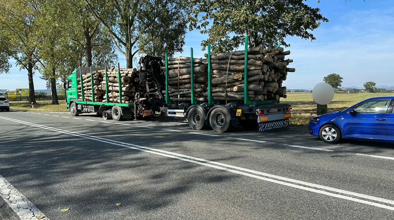 Krajowa ósemka. Groźne zdarzenie przy skręcie na Roszyce