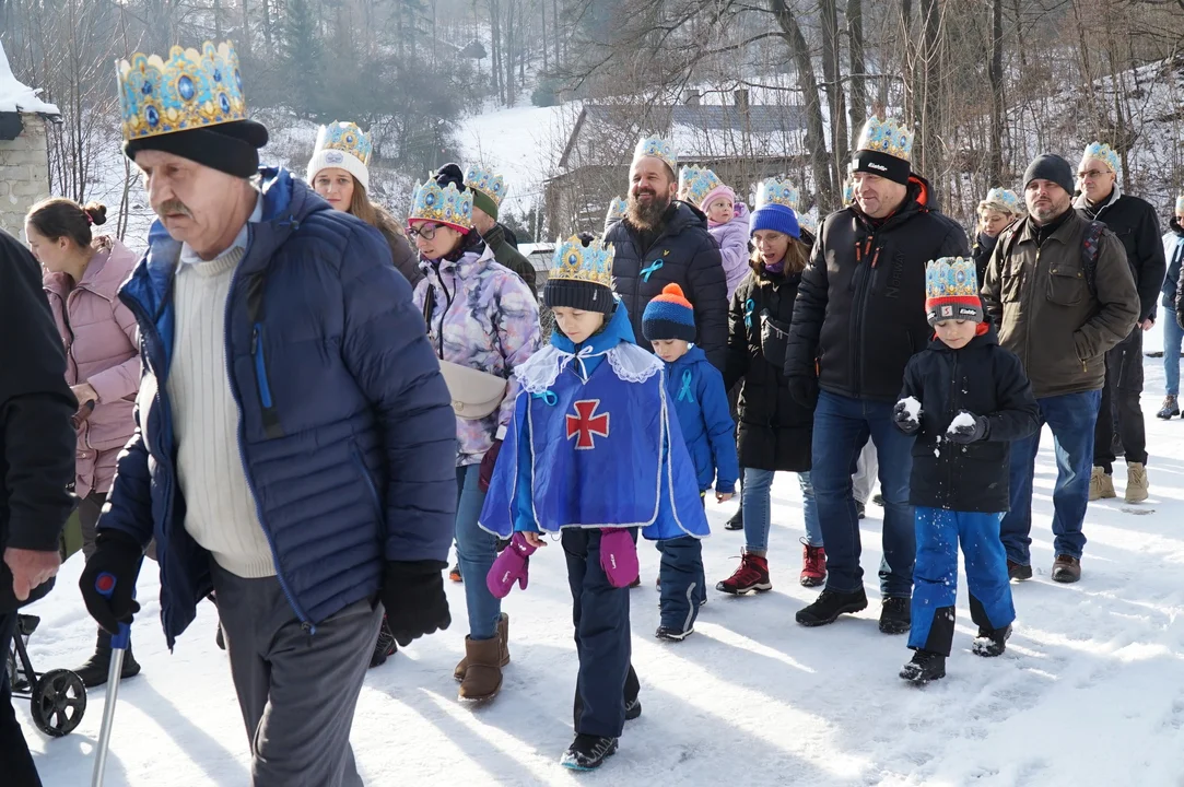 Orszak Trzech Króli przeszedł ulicami Jugowa. Było kolorowo i wesoło [galeria]