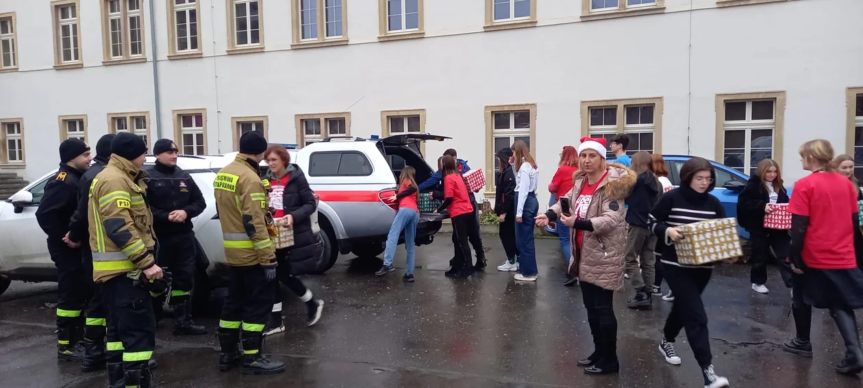 Kłodzko. Strażacy przyłączyli się do Szlachetnej Paczki