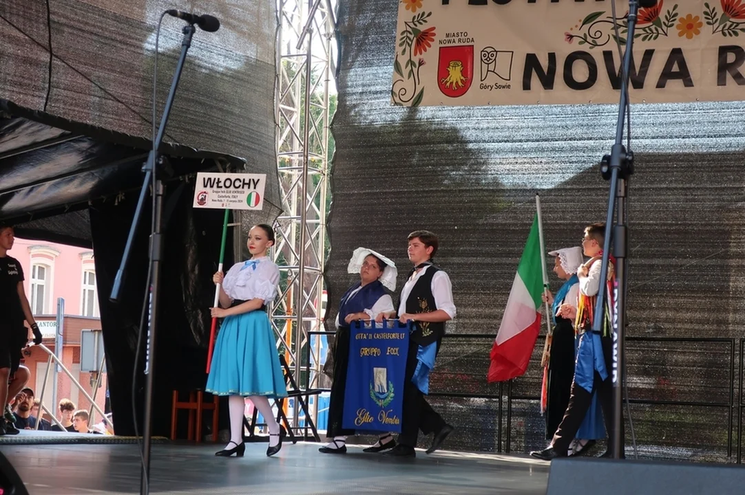 Nowa Ruda. Rozpoczął się Międzynarodowy Festiwal Folkloru [galeria]