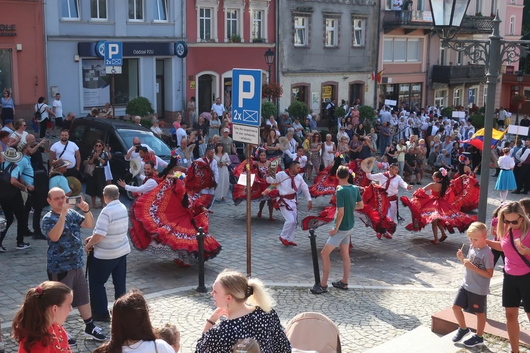 Otwarcie godne okrągłej rocznicy! Ruszył 30. Międzynarodowy  Festiwal Folkloru [zdjęcia] - Zdjęcie główne