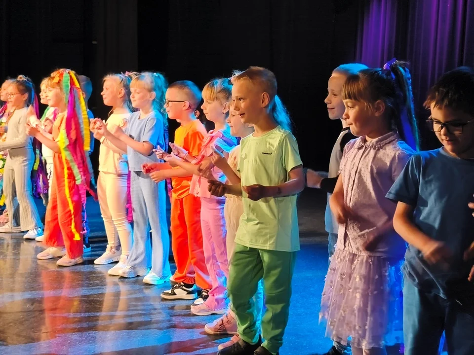 Nowa Ruda. Kolorowy Festiwal Piosenki Przedszkolnej w Miejskim Ośrodku Kultury [galeria]
