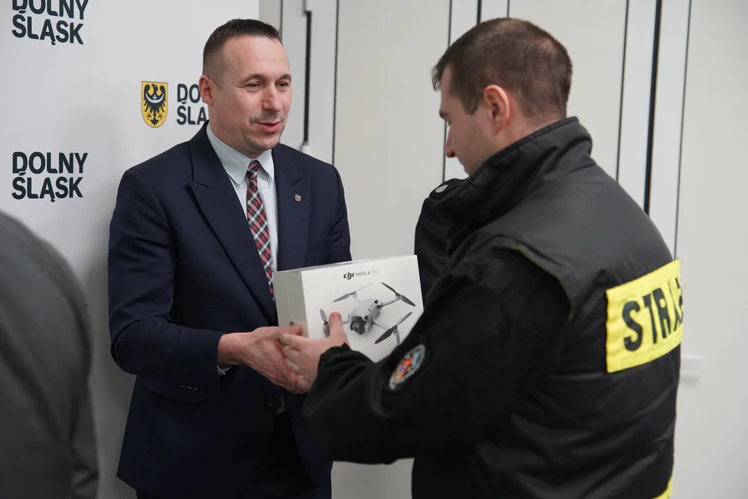 Drony w służbie OSP! Dolnośląscy strażacy przeszli szkolenie z ich obsługi - Zdjęcie główne