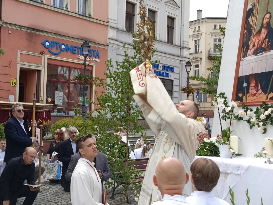 Boże Ciało w Nowej Rudzie. Ulicami przeszła uroczysta procesja [galeria]