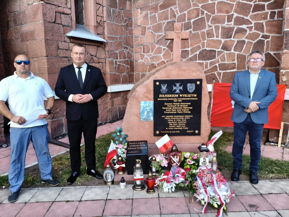 Nowa Ruda. Uczczenie 86. rocznicy wybuchu II wojny światowej w Słupcu z udziałem senatora Aleksandra Szweda [galeria]