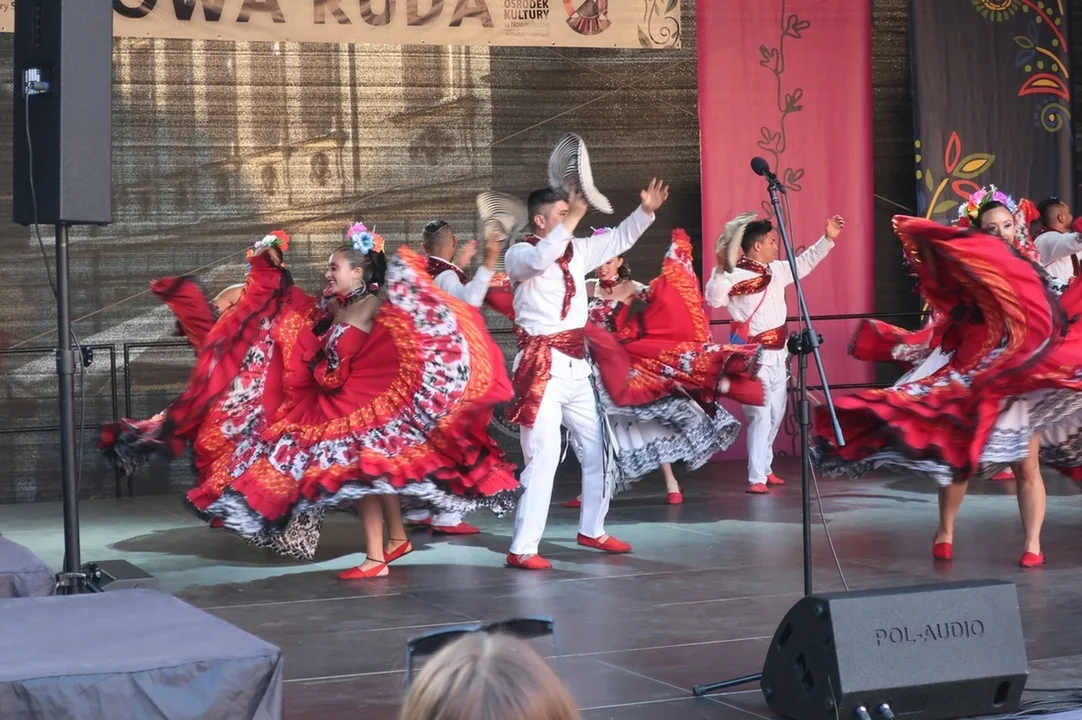 Nowa Ruda. Rozpoczął się Międzynarodowy Festiwal Folkloru [galeria]