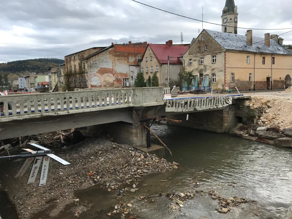 Lądek-Zdrój. Tak wygląda miasto 4 tygodnie po powodzi [zdjęcia]