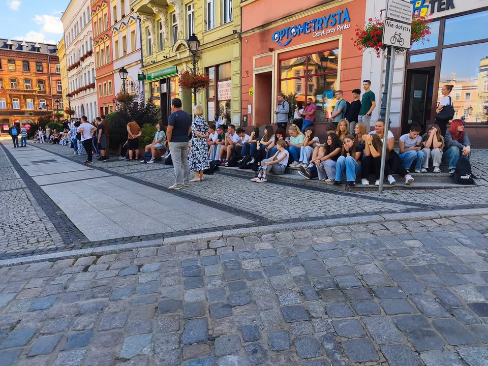 Nowa Ruda. Narodowe czytanie - Jan Kochanowski na Rynku [galeria]