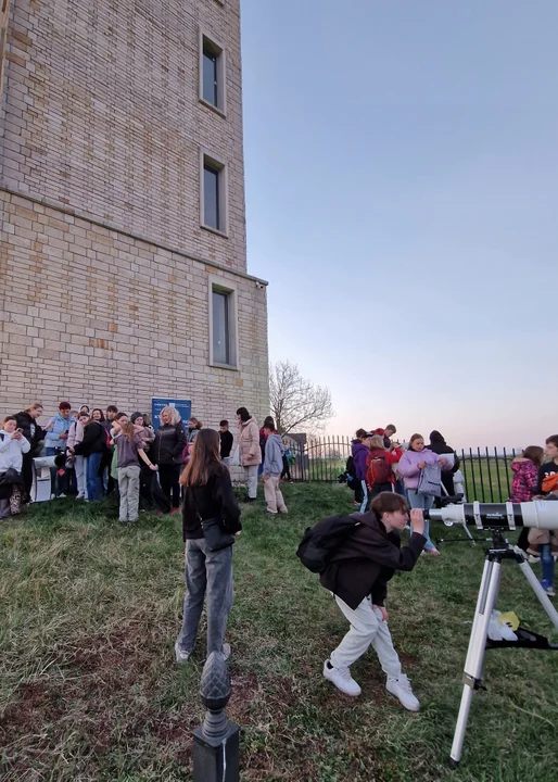 Gmina Radków. Ponad 50. uczestników w drugiej edycji Warsztatów Astronomicznych "Łączą nas gwiazdy" [zdjęcia]