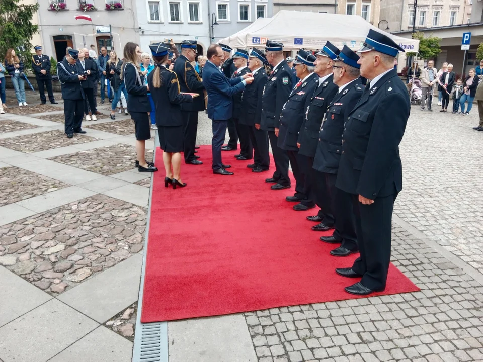 36 strażaków awansowanych podczas powiatowego święta strażaków w Radkowie [galeria]