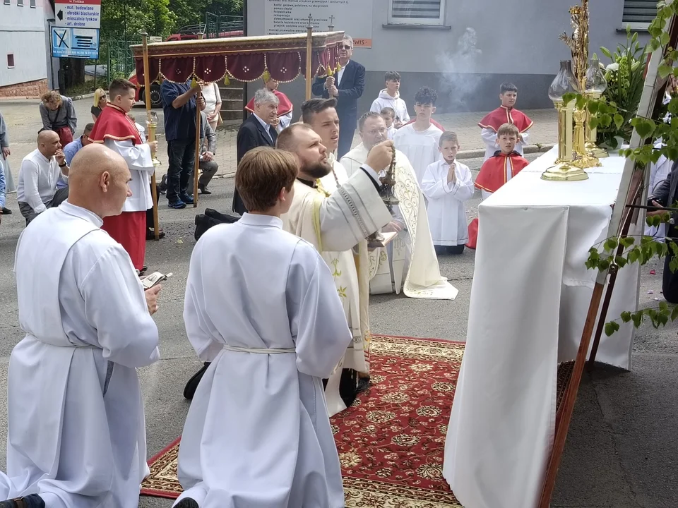 Boże Ciało w Nowej Rudzie. Ulicami przeszła uroczysta procesja [galeria]