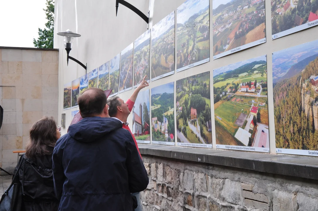 W Radkowie można podziwiać wystawę fotografii autorstwa Patryka Sołtysa