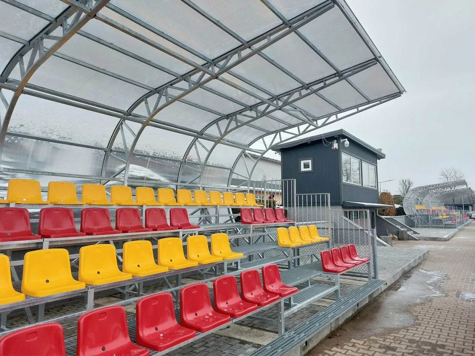 Nowe trybuny na kłodzkim stadionie