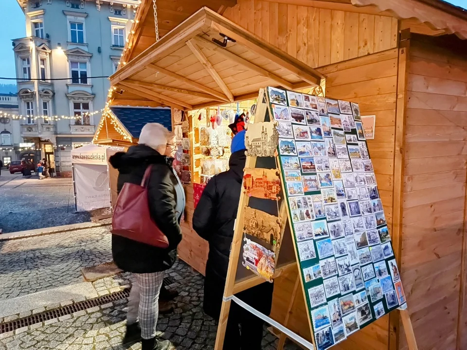 Nowa Ruda. Rozpoczął się Jarmark Bożonarodzeniowy [galeria]