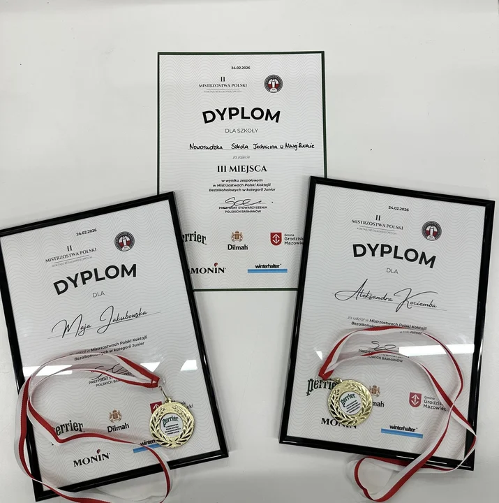 Złote medale dla uczennic Noworudzkiej Szkoły Technicznej.