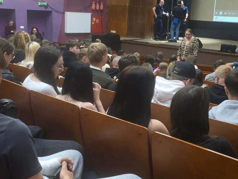 Policja kontra hejt. Debata, która otwiera oczy