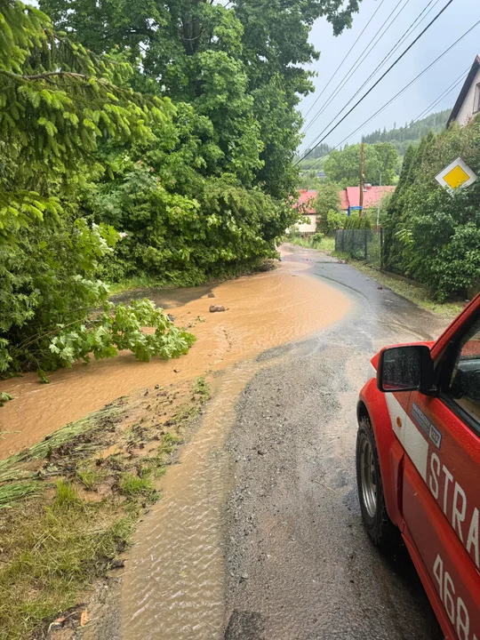 Skutki ulewnych opadów deszczu nad powiatem kłodzkim [zdjęcia]