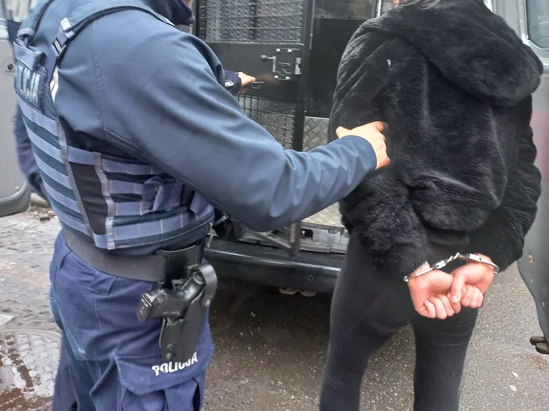 POLICJANCI ZATRZYMALI KOBIETĘ, KTÓRA OSZUKAŁA 87-LATKĘ „NA WNUCZKA”