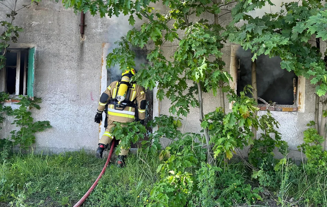 Nowa Ruda. Pożar pustostanu przy ul. Słupieckiej