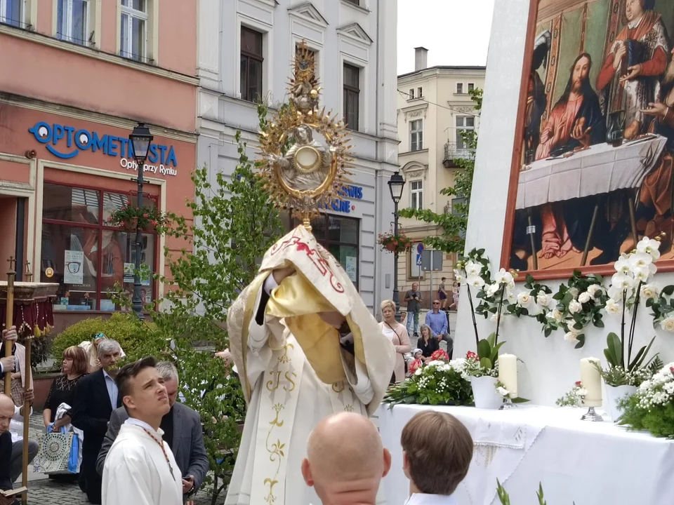 Boże Ciało w Nowej Rudzie. Ulicami przeszła uroczysta procesja [galeria]