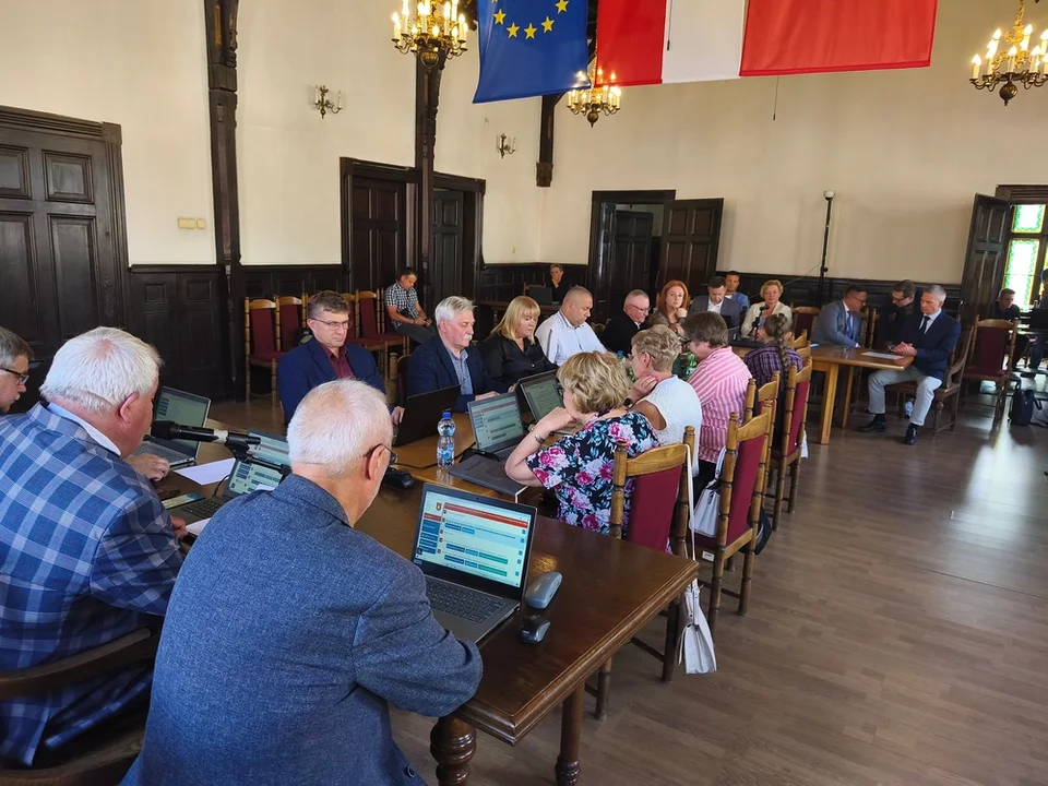 Radni Nowej Rudy za zniesieniem dwukadencyjności wójtów, burmistrzów i prezydentów [zdjęcia]