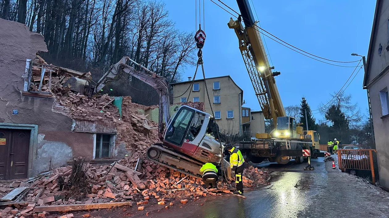 Wambierzyce. Wypadek na budowie