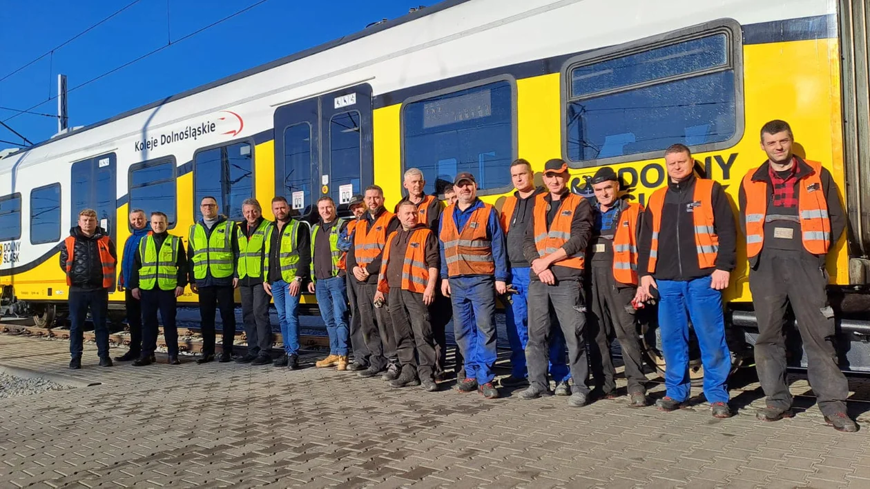 16,5 km nowych kabli w pociągu — Koleje Dolnośląskie po pierwszym przeglądzie P4