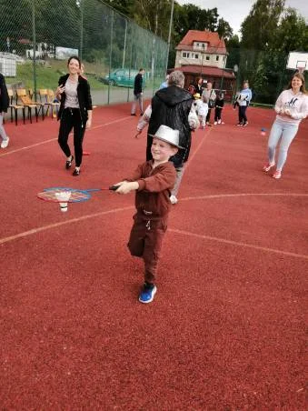 Seniorzy kontra dzieci – międzypokoleniowe zawody sportowe w Polanicy-Zdroju [galeria]
