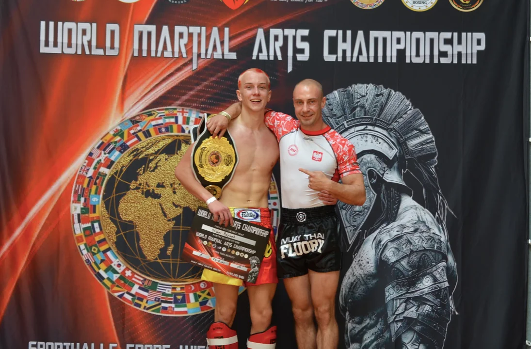 Gmina Szczytna. Polacy na szczycie świata kickboxingu! Złoto i brąz na Mistrzostwach Świata WTK