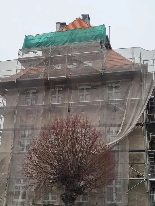 Trwa termomodernizacja budynku Liceum Ogólnokształcące w Ząbkowicach Śląskich