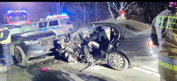 Lewin Kłodzki: Wypadek na krajowej ósemce. Czołowe zderzenie