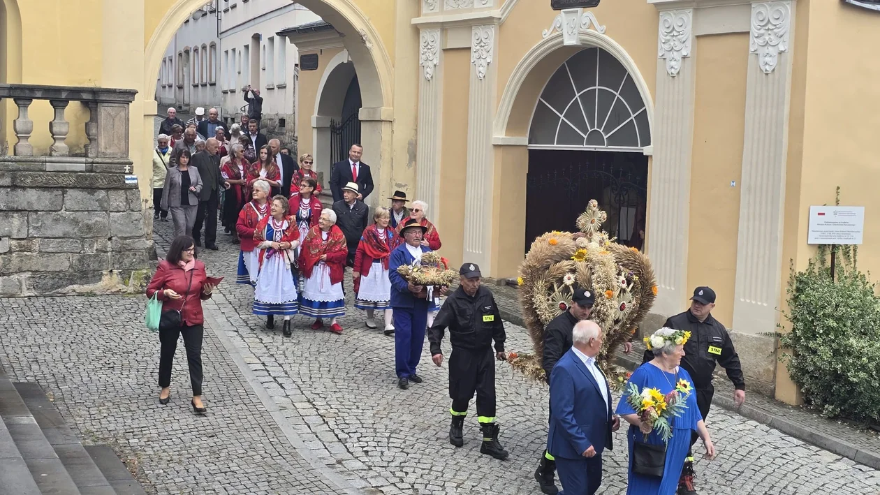 Senator Aleksander Szwed na dożynkach wiejskich w Wambierzycach [zdjęcia]