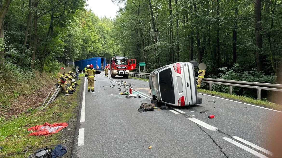 Groźny wypadek na DK 46. Droga całkowicie zablokowana