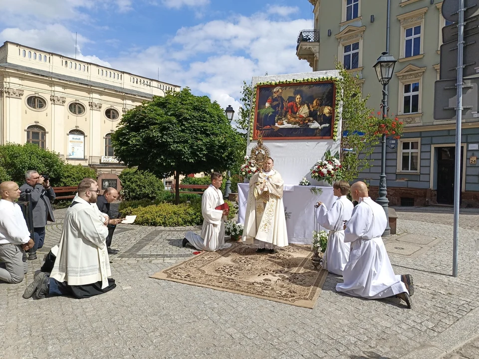 Boże Ciało w Nowej Rudzie. Ulicami przeszła uroczysta procesja [galeria]