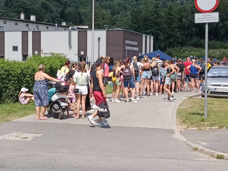 Nowa Ruda. Przez miesiąc z basenu skorzystało kilkadziesiąt tys. osób