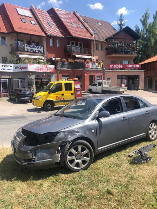 Kłodzko. Na Witosa doszło do kolizji dwóch samochodów - Zdjęcie główne