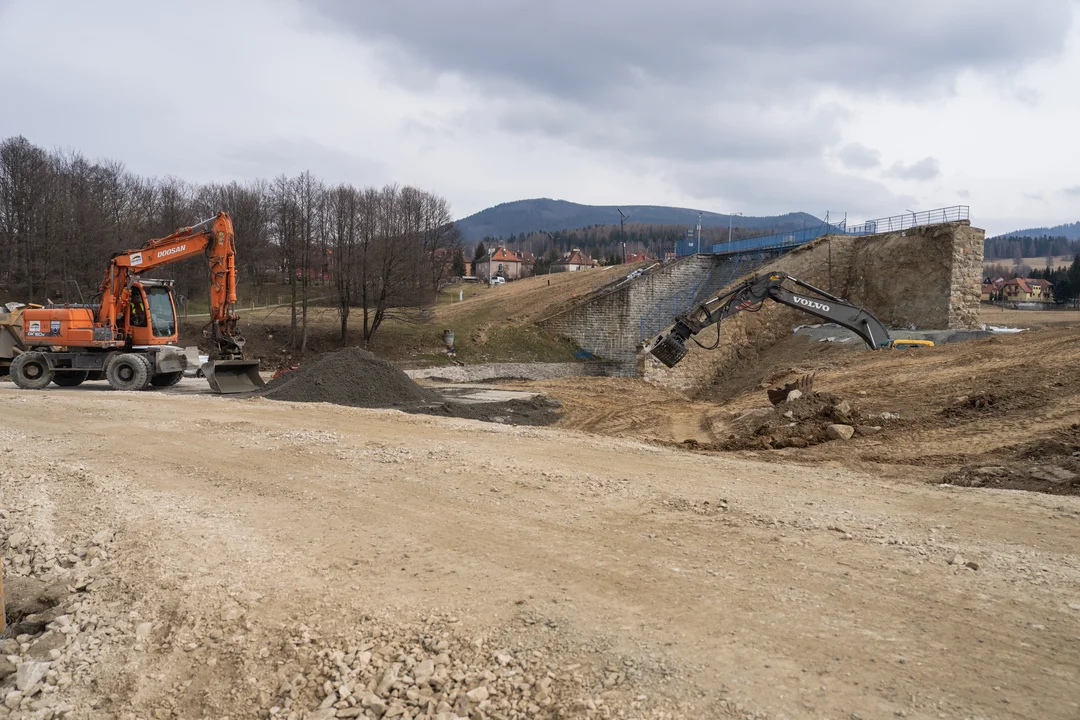 Tama na rzece Morawka w Stroniu Śląskim będzie zabezpieczona do końca marca [zdjęcia]