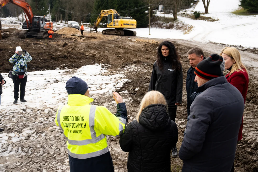 Powiat Kłodzki. Ministrowie odwiedzili place budowy czterech mostów [galeria]