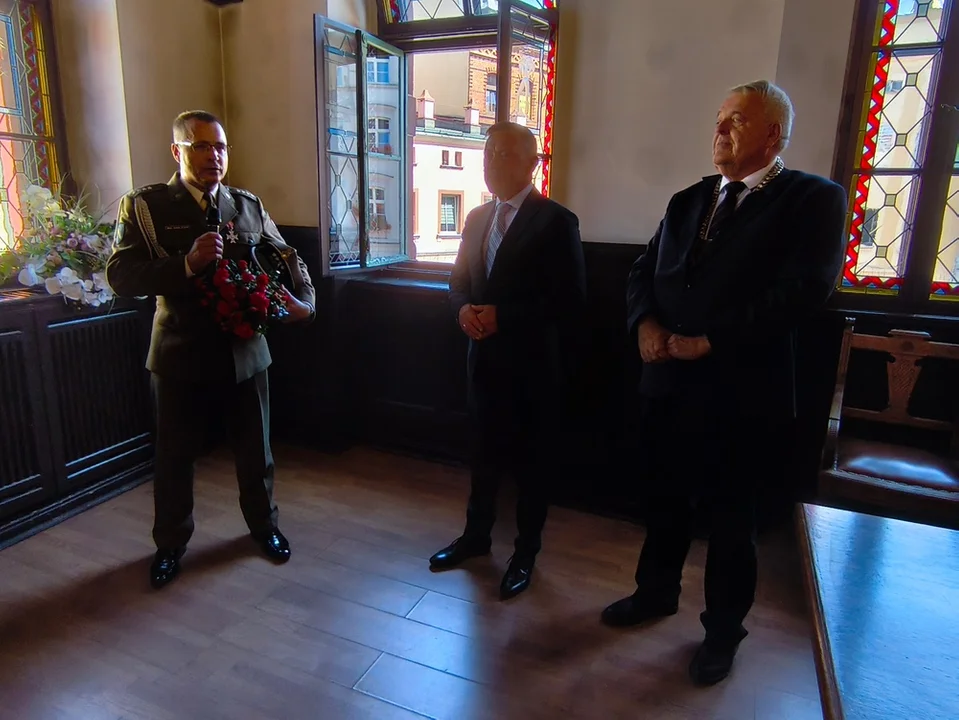 Lekarze z sercem uhonorowani w Nowej Rudzie! Wzruszająca uroczystość w ratuszu [zdęcia]